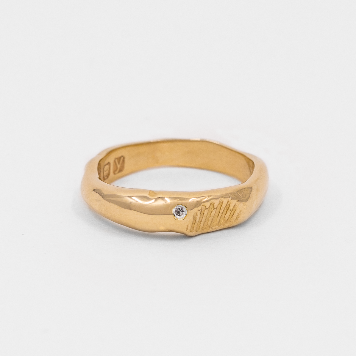 Small Fistral Gold Diamond Ring