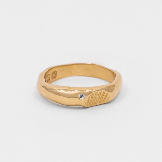 Small Fistral Gold Diamond Ring